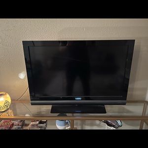 32” Vizio w/ Amazon Fire Stick